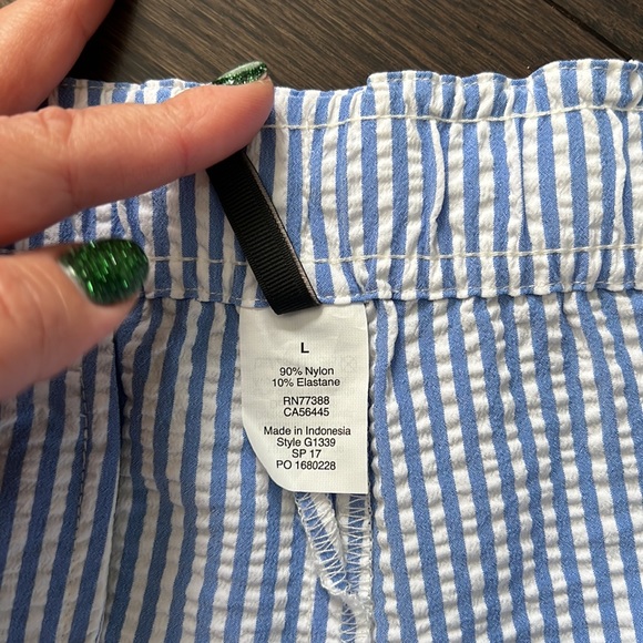 Ladies pinstripe JCrew shorts size large. - Picture 4 of 6